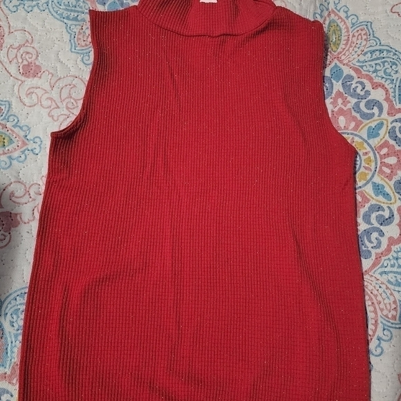 𝅺WOMEN’S Sleeveless Turtleneck Top Red - Picture 2 of 4